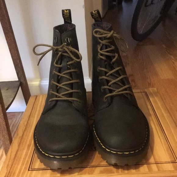 womens size 11 doc martens